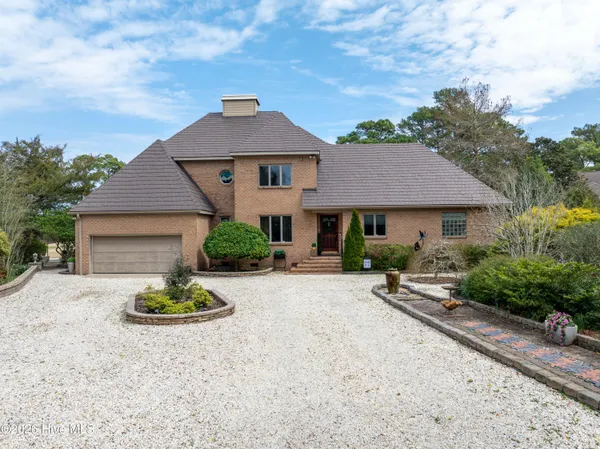 $635,000 | 413 Sawgrass Cove, Sneads Ferry, NC 28460