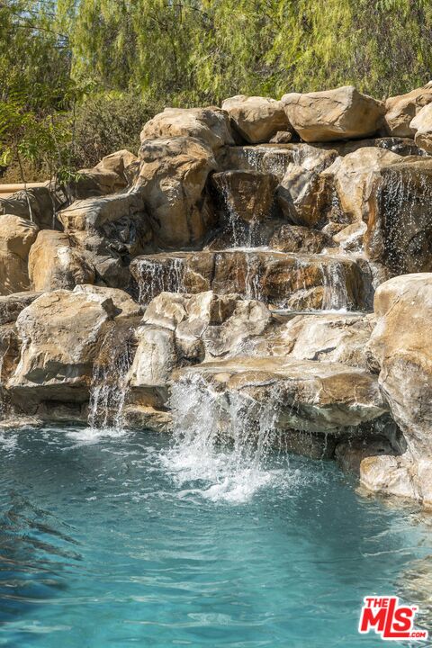 2251 Cold Canyon Road Calabasas, CA 91302 - Photo 32 of 47