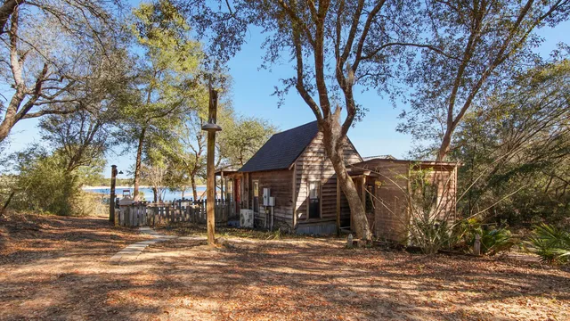 $173,000 | 932 Hammond Lake Drive, Fountain, FL 32438