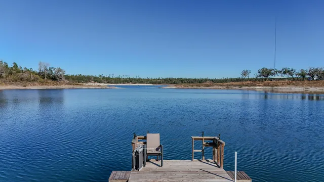 $173,000 | 932 Hammond Lake Drive, Fountain, FL 32438