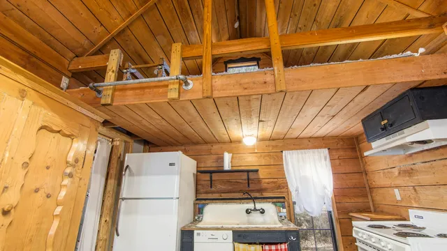 $173,000 | 932 Hammond Lake Drive, Fountain, FL 32438