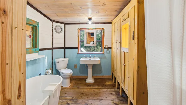 $173,000 | 932 Hammond Lake Drive, Fountain, FL 32438