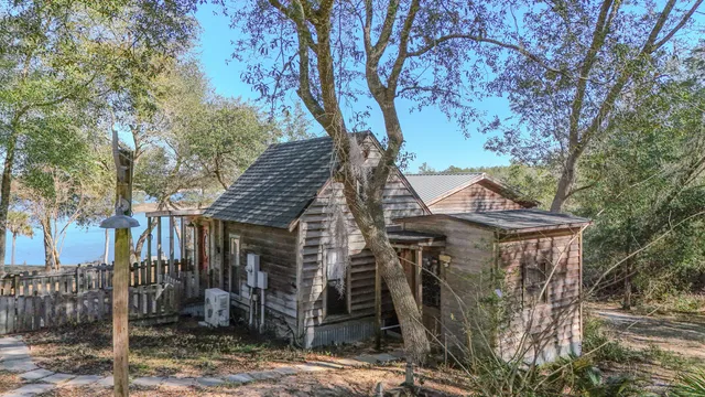 $173,000 | 932 Hammond Lake Drive, Fountain, FL 32438