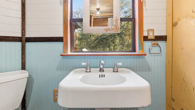 $173,000 | 932 Hammond Lake Drive, Fountain, FL 32438