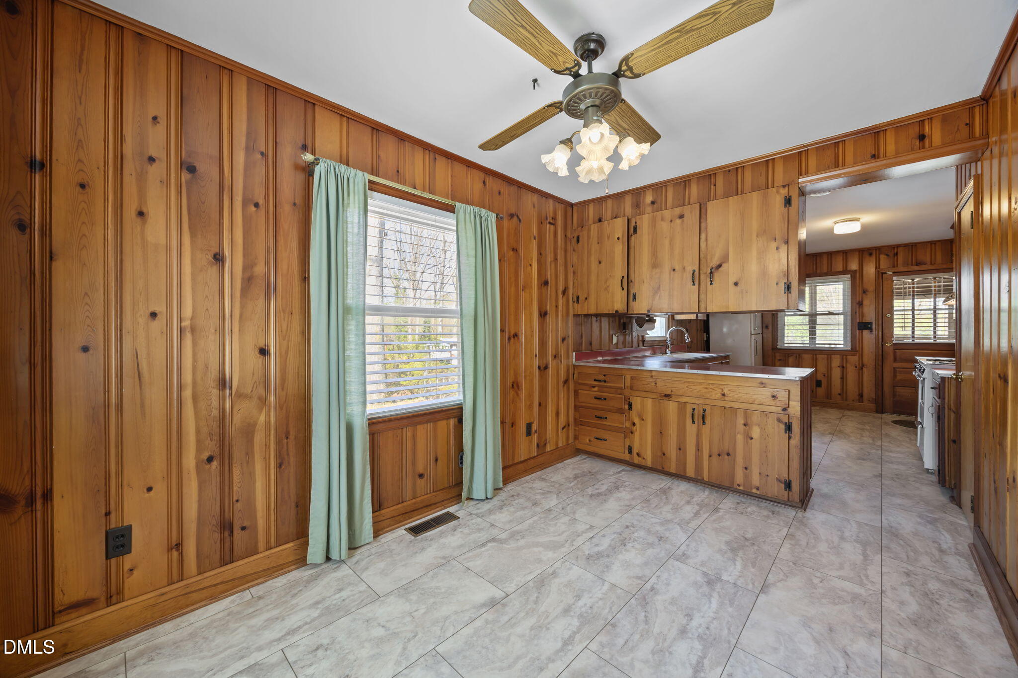 400 Grovemont Road Raleigh, NC 27603 - Photo 7 of 34 7-web-or-mls-IMG_1545