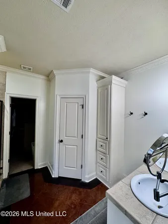 $299,000 | 148 West Pinebrook Drive, Brandon, MS 39047