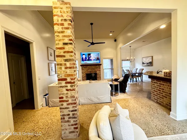 $299,000 | 148 West Pinebrook Drive, Brandon, MS 39047
