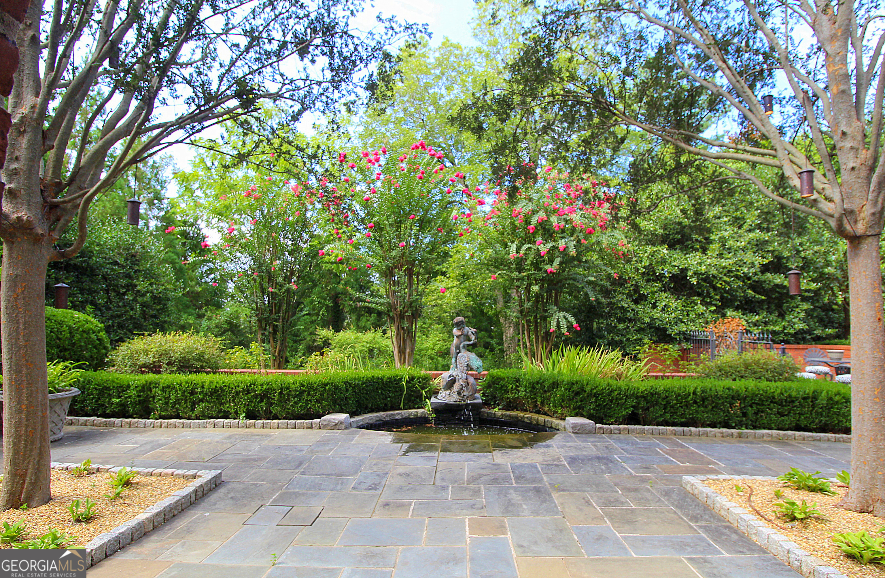 320 East 3rd Avenue Rome, GA 30161 - Photo 128 of 152 a view of a park with plants and large trees