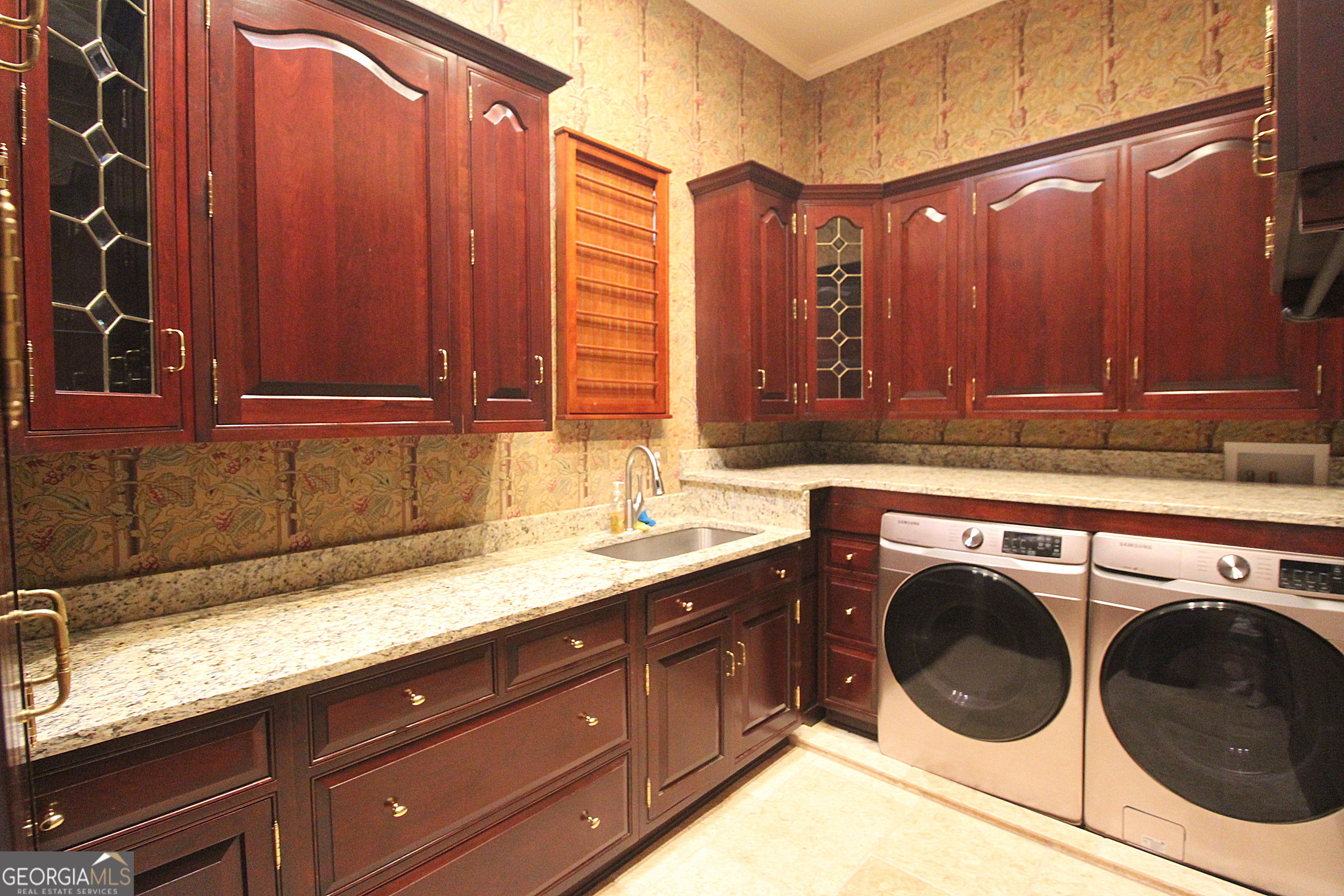 320 East 3rd Avenue Rome, GA 30161 - Photo 94 of 152 a utility room with sink dryer and washer