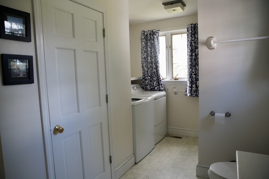 61 Silver Street Greenfield, MA 01301 - Photo 17 of 31