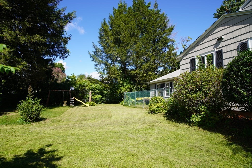 61 Silver Street Greenfield, MA 01301 - Photo 7 of 31
