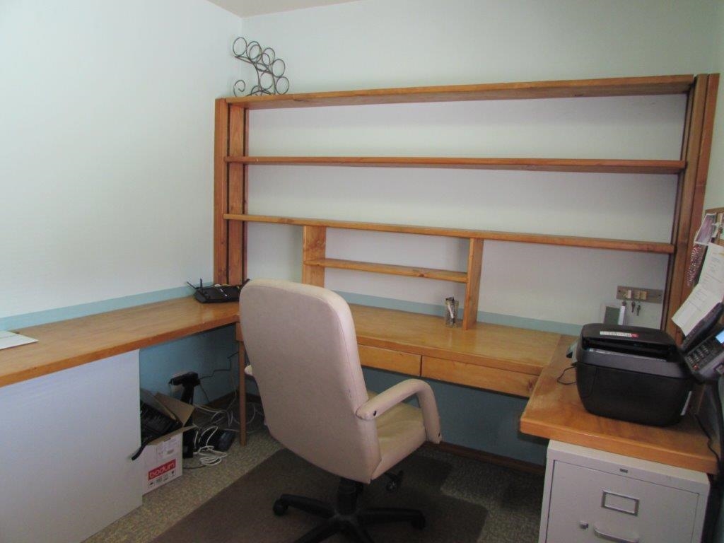 154 South Landing Road Crowley Lake, CA 93546 - Photo 5 of 27 a view of a room with workspace and a couch