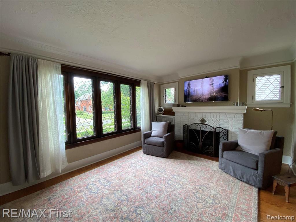 240 Fisher Road Grosse Pointe Farms, MI 48230 - Photo 14 of 54
