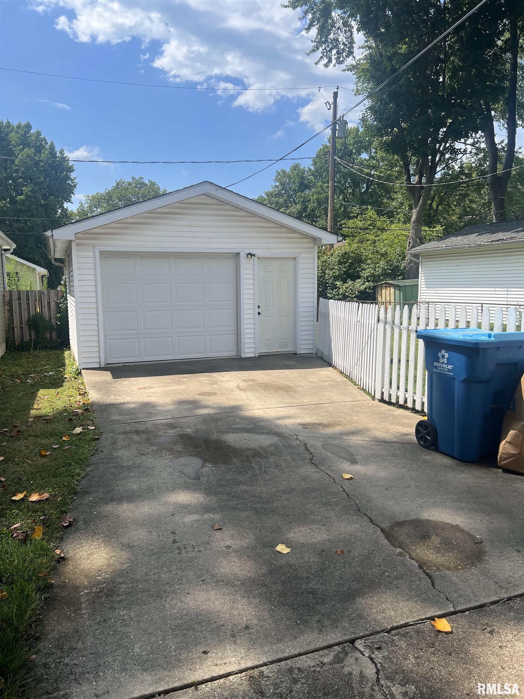837 South Columbia Avenue Springfield, IL 62704 - Photo 12 of 14