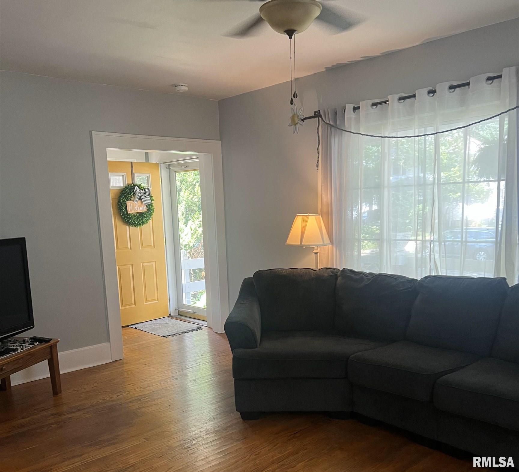 837 South Columbia Avenue Springfield, IL 62704 - Photo 2 of 14