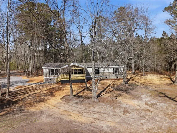 $425,000 | 662 Country Pond Lane, Cross, SC 29436
