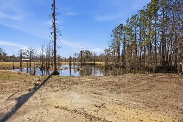 $425,000 | 662 Country Pond Lane, Cross, SC 29436