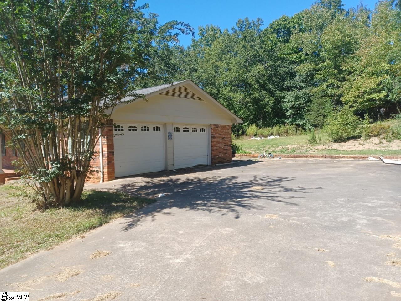 1022 Highland Road Easley, SC 29640 - Photo 2 of 15 Gallery Image 2