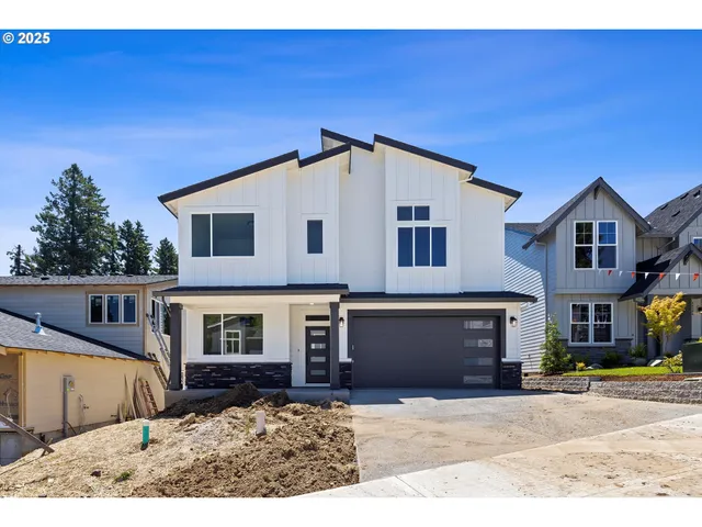 $819,939 | 14196 Southeast Iseli Lane, Clackamas, OR 97015