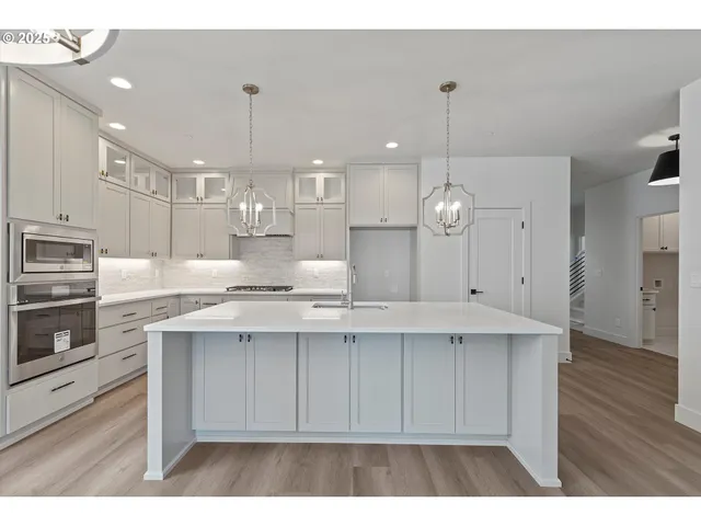 $819,939 | 14196 Southeast Iseli Lane, Clackamas, OR 97015