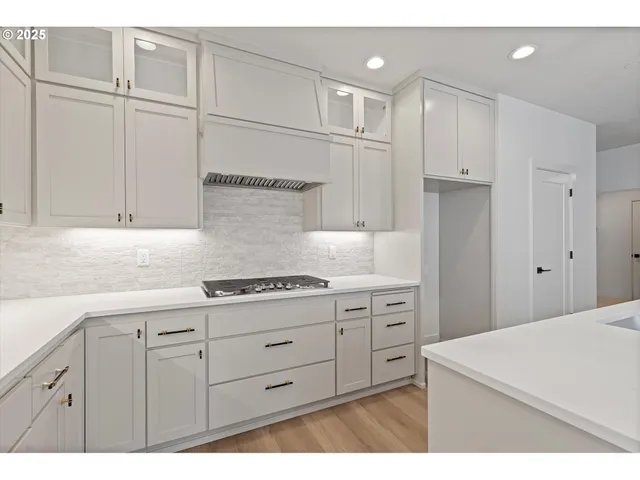 $819,939 | 14196 Southeast Iseli Lane, Clackamas, OR 97015