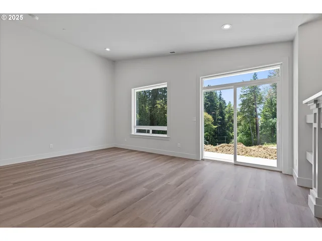 $819,939 | 14196 Southeast Iseli Lane, Clackamas, OR 97015