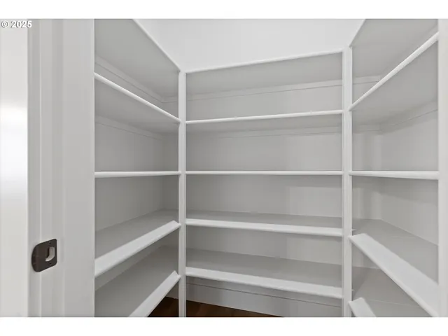 $819,939 | 14196 Southeast Iseli Lane, Clackamas, OR 97015