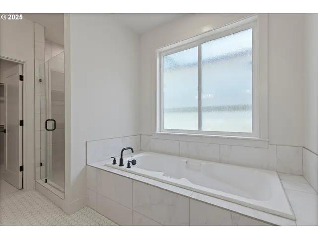 $819,939 | 14196 Southeast Iseli Lane, Clackamas, OR 97015