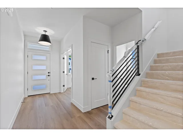 $819,939 | 14196 Southeast Iseli Lane, Clackamas, OR 97015