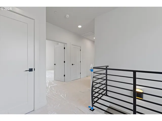 $819,939 | 14196 Southeast Iseli Lane, Clackamas, OR 97015