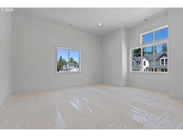 $819,939 | 14196 Southeast Iseli Lane, Clackamas, OR 97015