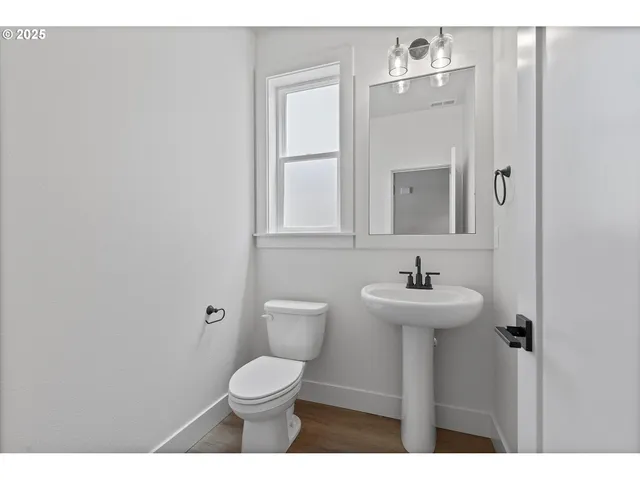 $819,939 | 14196 Southeast Iseli Lane, Clackamas, OR 97015