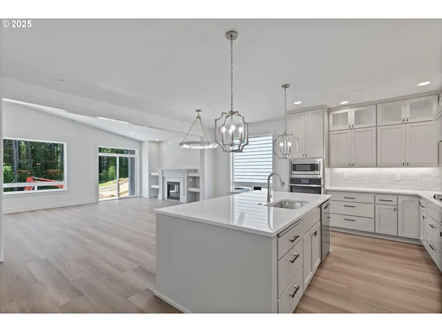 $819,939 | 14196 Southeast Iseli Lane, Clackamas, OR 97015