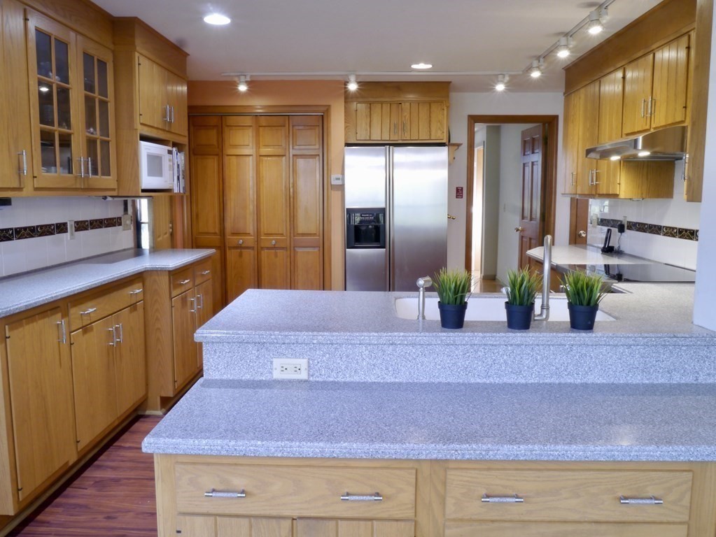 830 Bay Road Amherst, MA 01002 - Photo 12 of 34