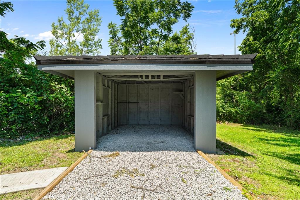 7330 Ozark Road Kansas City, MO 64129 - Photo 4 of 29