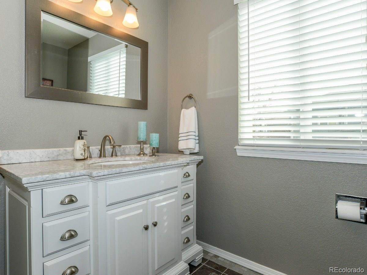 9711 Red Oakes Place Highlands Ranch, CO 80126 - Photo 26 of 35 Gallery Image 26