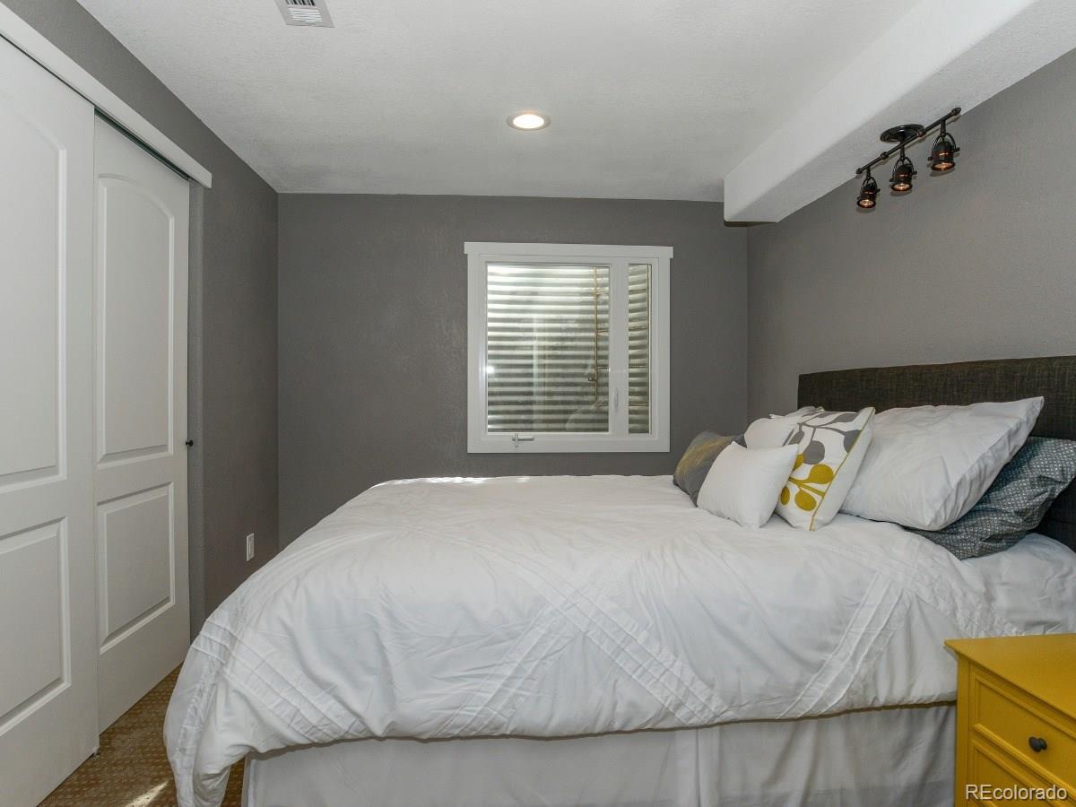 9711 Red Oakes Place Highlands Ranch, CO 80126 - Photo 35 of 35 Gallery Image 35
