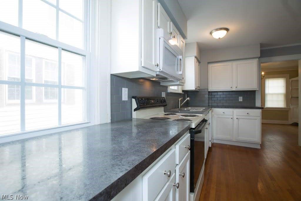 2496 Channing Road Cleveland, OH 44118 - Photo 11 of 35