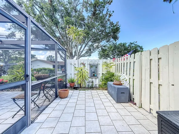 a view of an entryway of the house