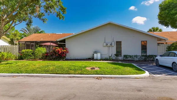 $275,000 | 941 Northwest 30th Avenue, Unit C, Delray Beach, FL 33445