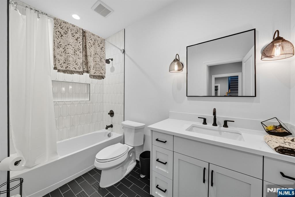 146 Stuart Street Paramus, NJ 07652 - Photo 19 of 45