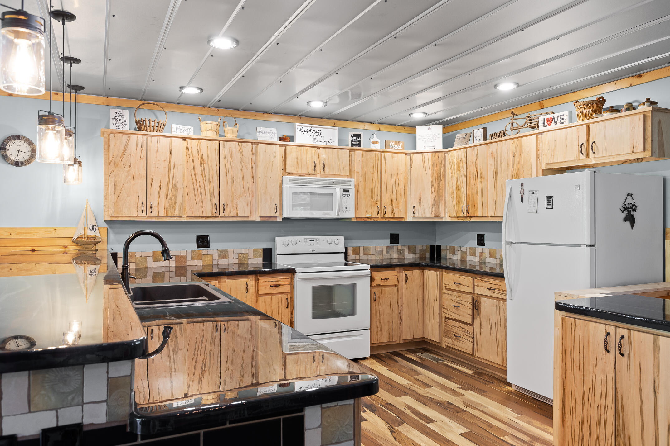 626 Watts Dr Spring Spring City, TN 37381 - Photo 14 of 44 Kitchen