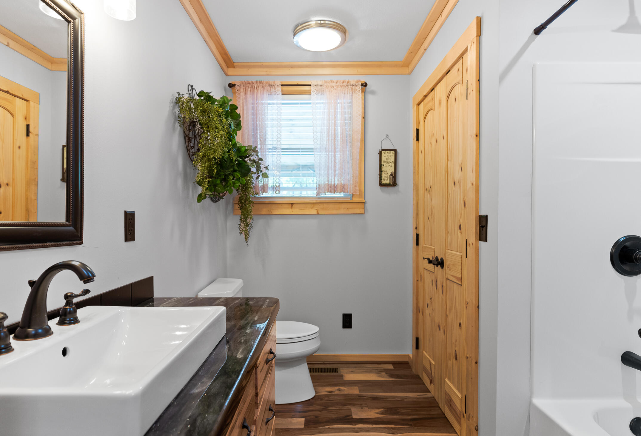 626 Watts Dr Spring Spring City, TN 37381 - Photo 20 of 44 Bathroom