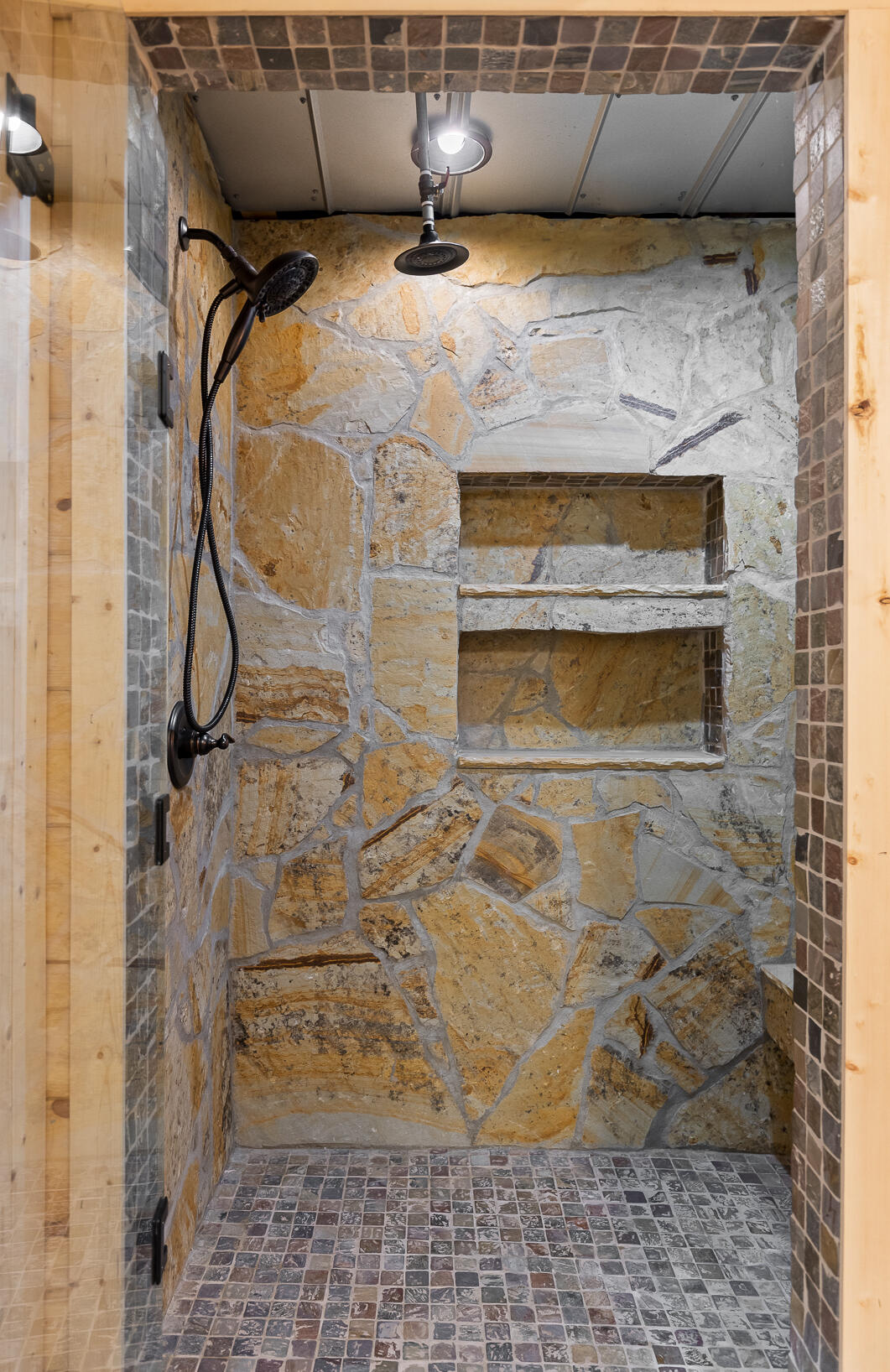 626 Watts Dr Spring Spring City, TN 37381 - Photo 26 of 44 Bathroom
