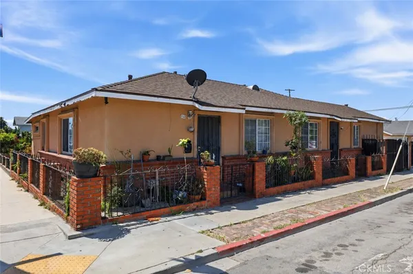 $849,000 | 932 23rd Street, Long Beach, CA 90806