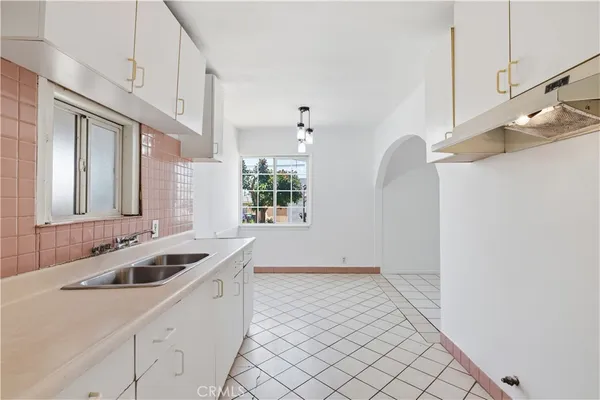 $849,000 | 932 23rd Street, Long Beach, CA 90806