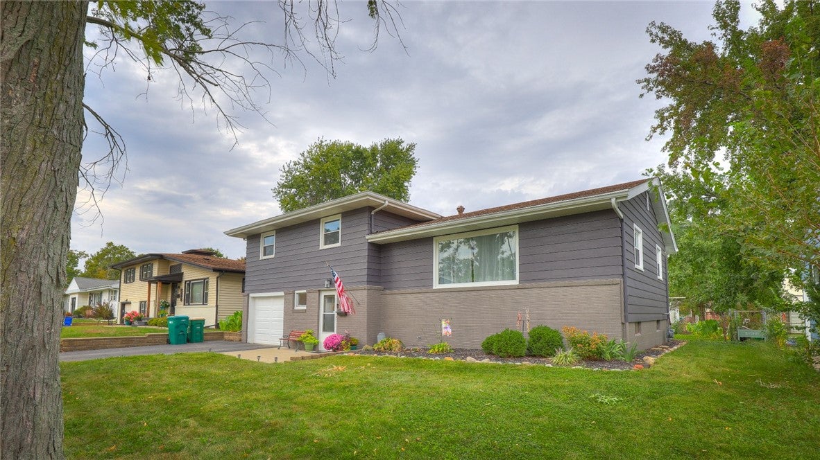 2040 West Ramsey Drive Decatur, IL 62526 - Photo 2 of 43 Gallery Image 2