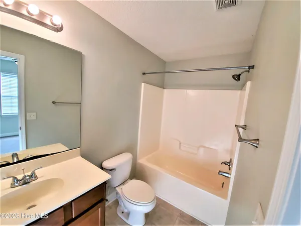 $1,250 | 202 Lanieve Court, Unit 8, Hubert, NC 28539