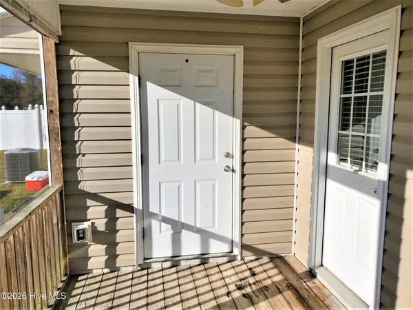 $1,250 | 202 Lanieve Court, Unit 8, Hubert, NC 28539