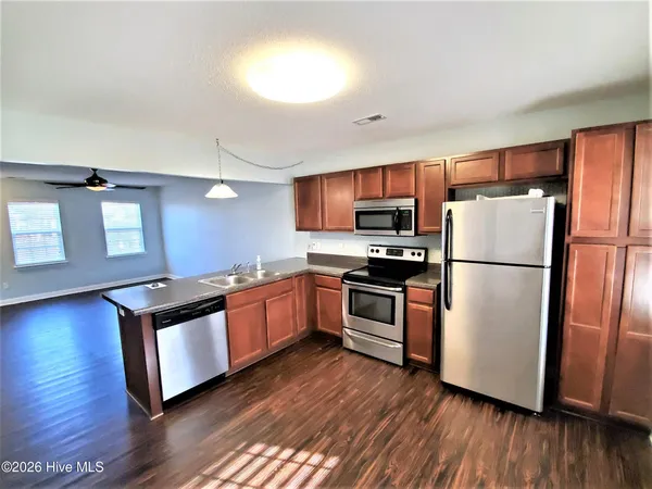 $1,250 | 202 Lanieve Court, Unit 8, Hubert, NC 28539